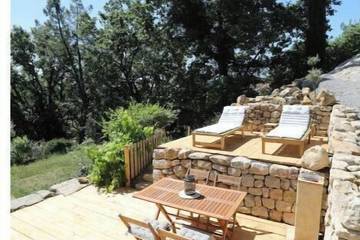 Gîte pour 4 personnes, avec terrasse à Saint-Paul-le-Jeune
