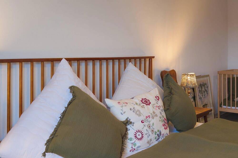 Ganze Wohnung, Heringsdorf, sonnige Fewo, 4 Schlafzimmer., 7 Pers. (Heidi) - Wg Heidi in Heidenau, Osterzgebirge