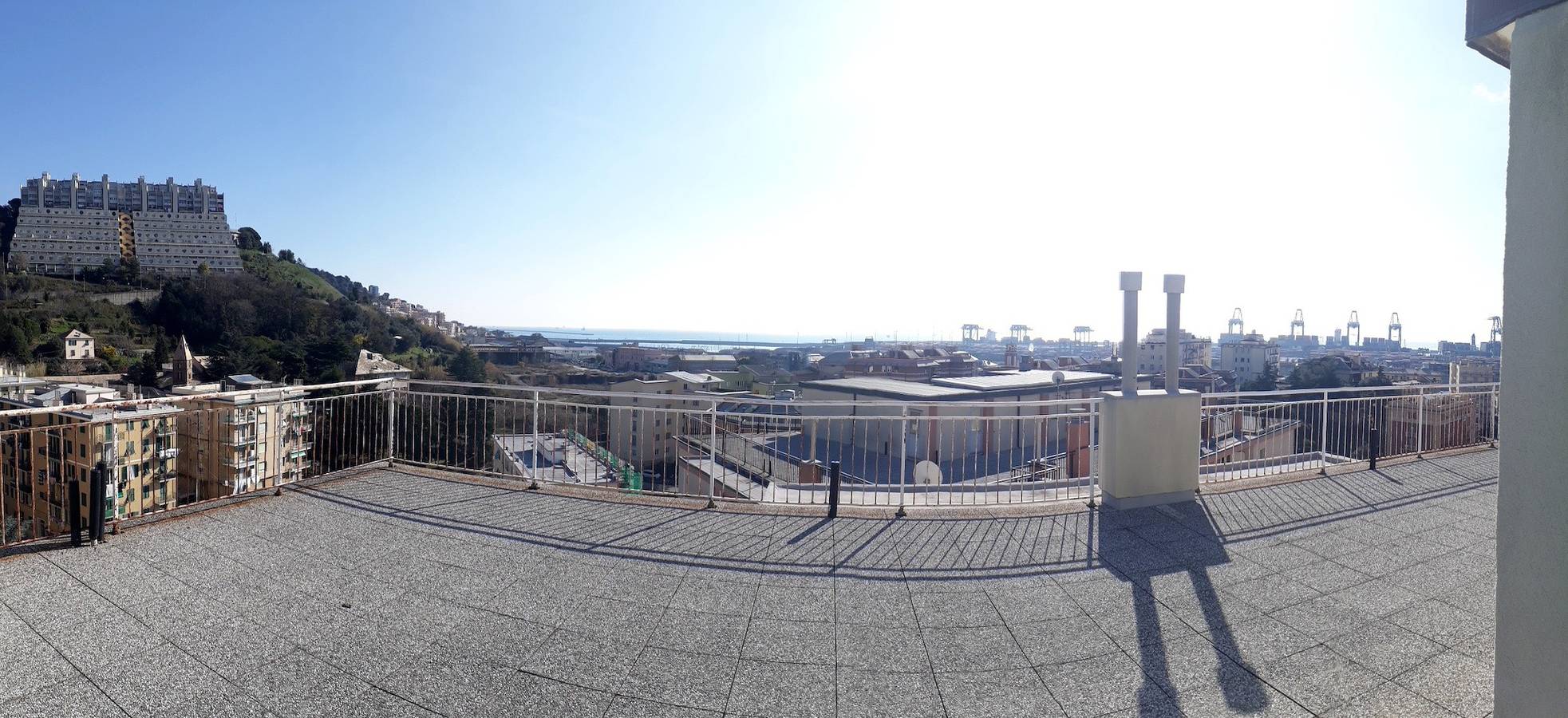 Entire apartment, Charming Genova Apartment with Ocean Views in Ponente (Genova), Genoa