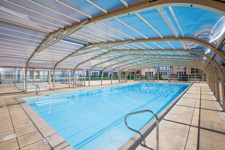 Gîte pour 8 personnes, avec jardin et sauna ainsi que balcon et piscine, animaux acceptés dans Aquaclub de Belle Dune - 3