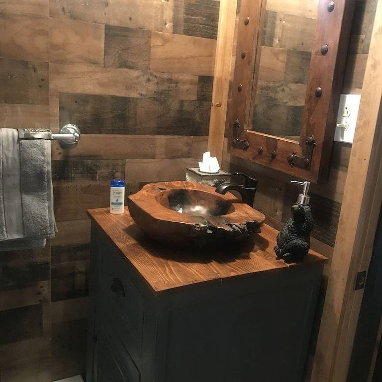 Seeseite Mit Billardtisch in Lake Wallenpaupack