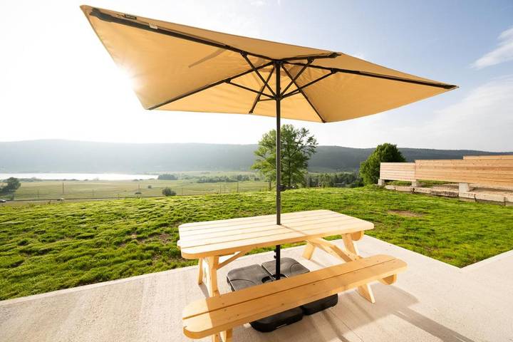 Ferienwohnung für 10 Personen, mit Seeblick und Ausblick sowie Garten, mit Haustier in Franche-Comté - 2