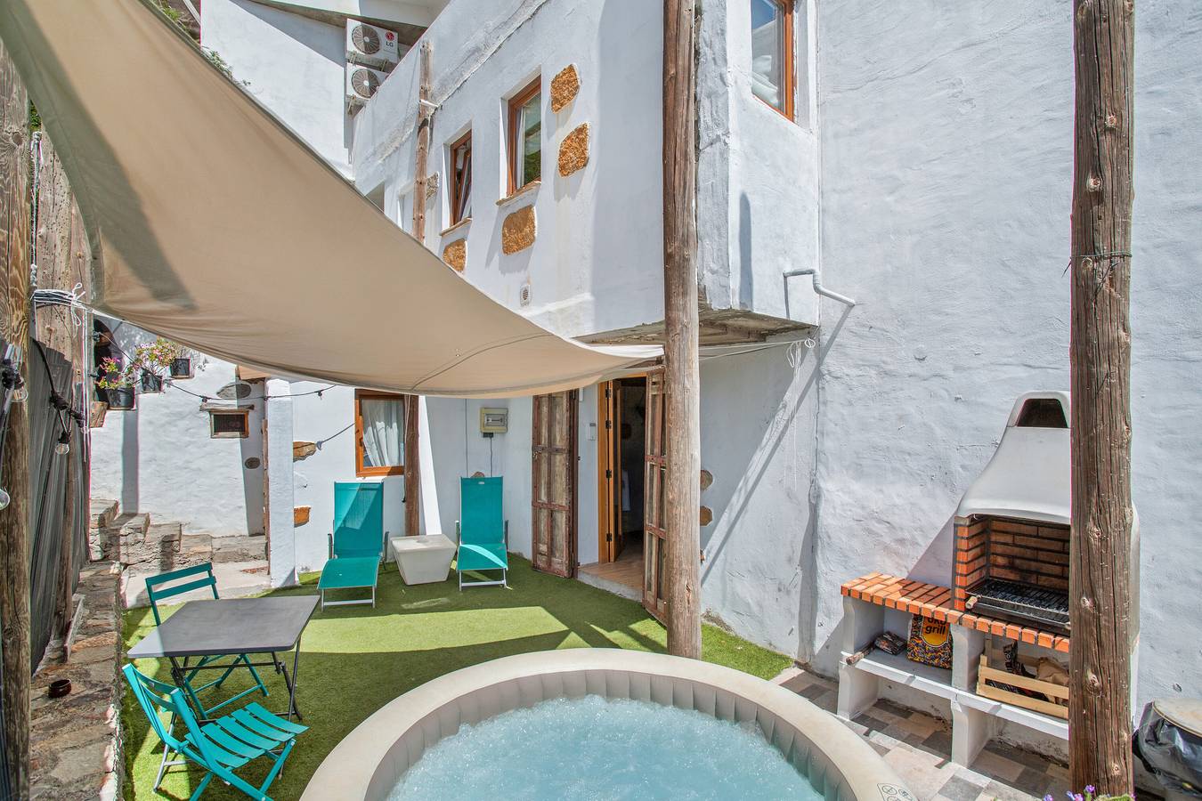 Apartamento entero, Vacaciones 'El Nido Fuente Hervera' con vistas a la montaña, terraza privada y Wi-Fi in El Peñón, Vega de San Mateo