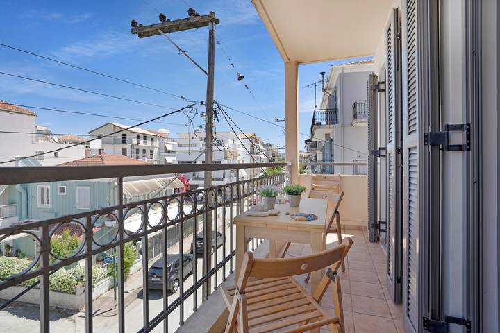 Appartamento intero, Appartamento 'Casa Di Sole' con balcone, Wi-Fi e aria condizionata in Leucade Città, Grecia