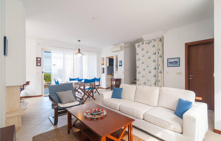 Appartement en bord de mer avec piscine, parking et terrasse in Supetar, Brac