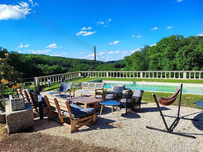 Location de vacances pour 14 personnes, avec jardin ainsi que vue et piscine à Châtel-Censoir - 2