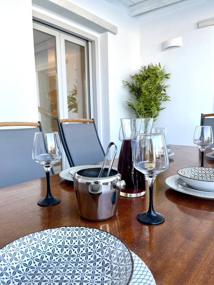 Location de vacances pour 8 personnes, avec vue sur l’océan ainsi que jardin et terrasse dans Píso Livádi - 3