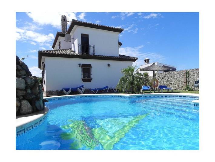 Villa für 8 Personen, mit Terrasse und Garten - 1