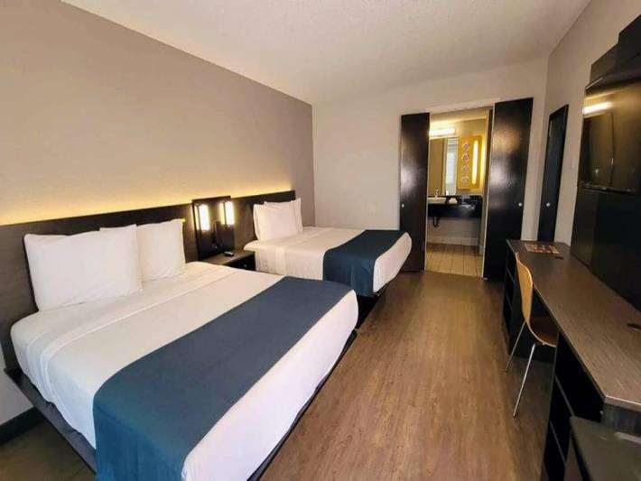 Apartamento entero, 2 camas tamaño queen | Baño adaptado para personas in Anaheim, Condado de Orange