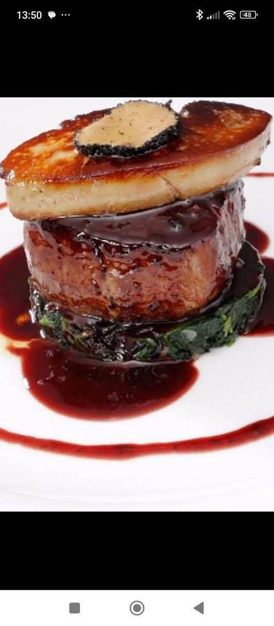 Location de vacances pour 2 personnes, avec terrasse ainsi que jardin et piscine à Casteil - 4