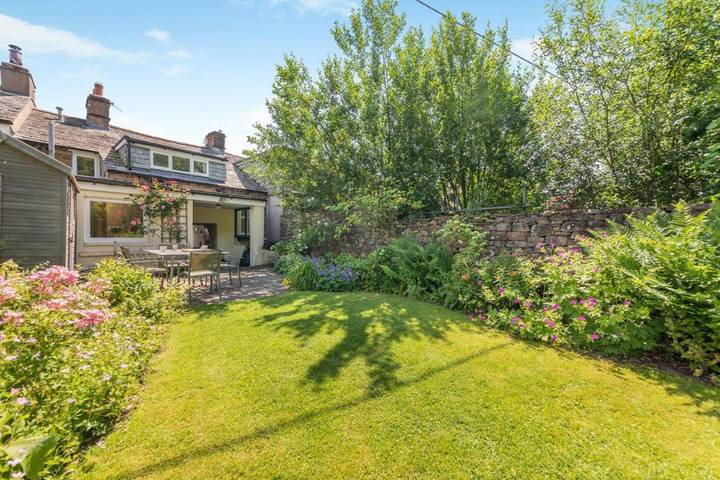 Log cabin for 4 people in Pooley Bridge