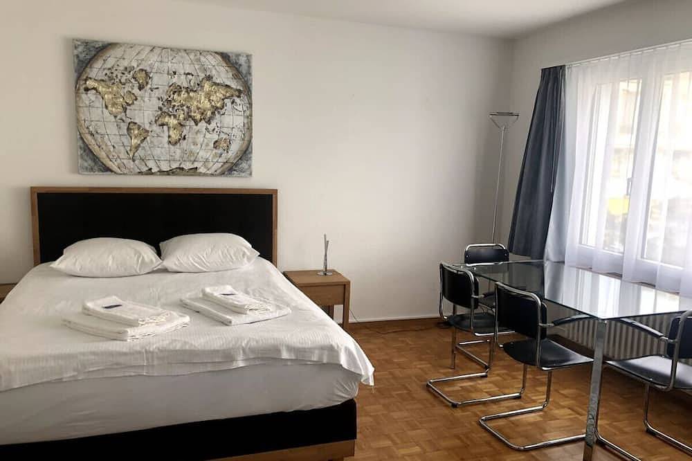Entire apartment, Bright and quiet studio in the city center (Sky1) in Zurich, Zurich district