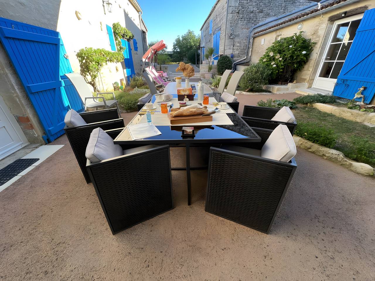 Chambre d’hôtes « Chez Jacques - Océanide » avec terrasse privée, Wi-Fi et climatisation in Saint-Martin-de-Fraigneau, Fontenay-le-Comte