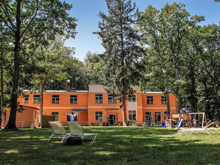 Ferienpark für 7 Personen, mit Terrasse und Garten in Dranske