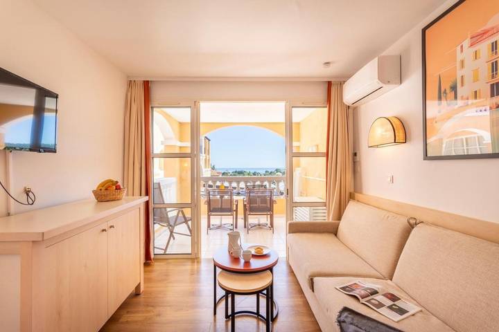 Parc de vacances pour 4 personnes, avec piscine et jardin ainsi que jacuzzi et sauna sur la Côte d'Azur - 3