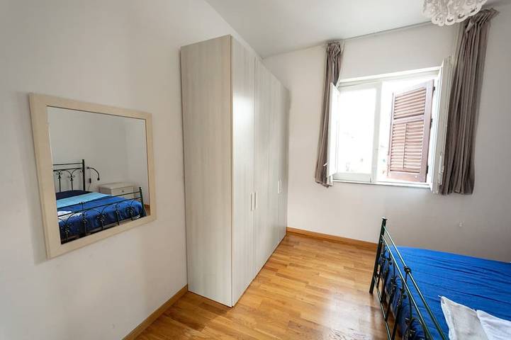 Entire apartment, Sunny loft with terrace and aircon in the city centre in Castellammare (Palermo), Palermo