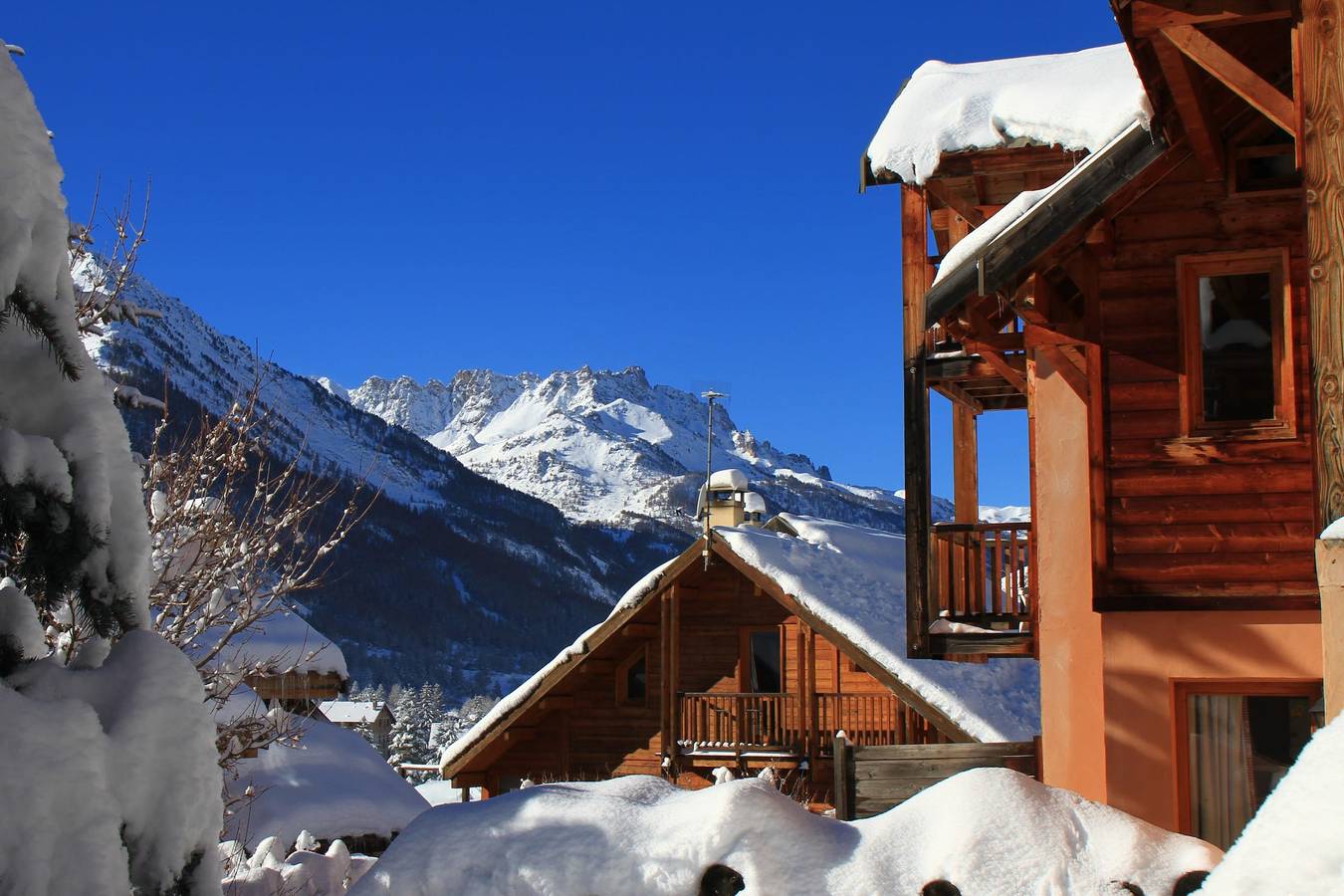 Chalet Le Queyrellin hameau des Chazals Nevache Hautes Alpes in Névache, Région de Briançon