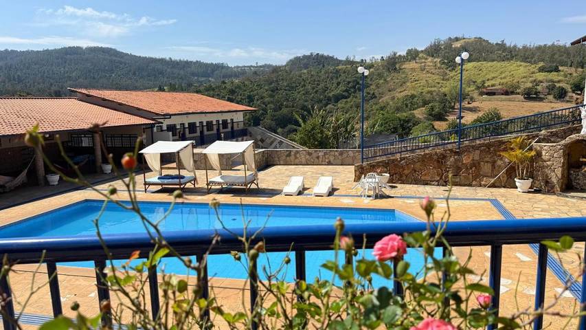Casas e apartamentos de temporada para 8 pessoas, com jardim e vista e ainda piscina, com animais de estimação em Amparo