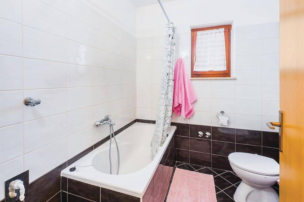 Entire apartment, 1 bedroom gorgeous apartment in Labin in Presika, Eastcoast Istria