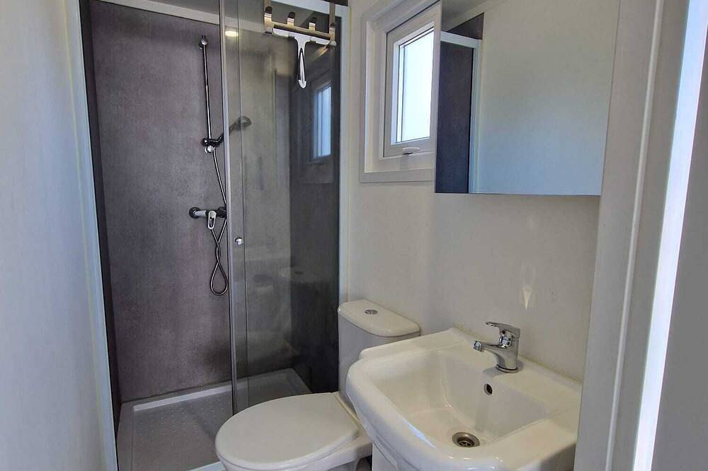 Chalet 3 Next to the Amstelmeer & Wadden Sea! Air conditioning! Private terrace! in Ijsselmeer