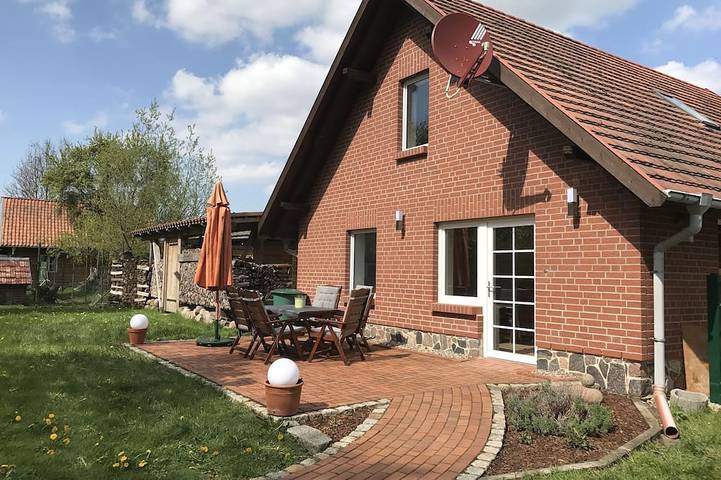 Bauernhof für 5 Personen, mit Terrasse und Garten in Mecklenburg-Schwerin