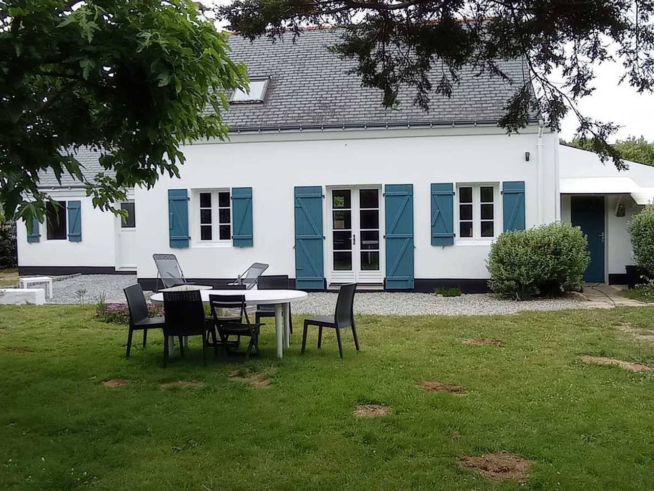 Bright house with garden in Sauzon, near beach in Sauzon, Côte des Mégalithes