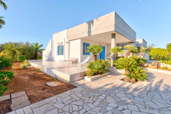 Casa vacanza per 6 persone, con Balcone e Terrazza nonché Giardino a Villanova (Puglia)