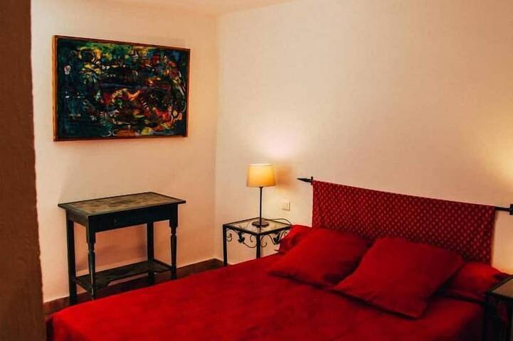 Location de vacances pour 6 personnes, avec terrasse et jardin, animaux acceptés à Belgentier - 2