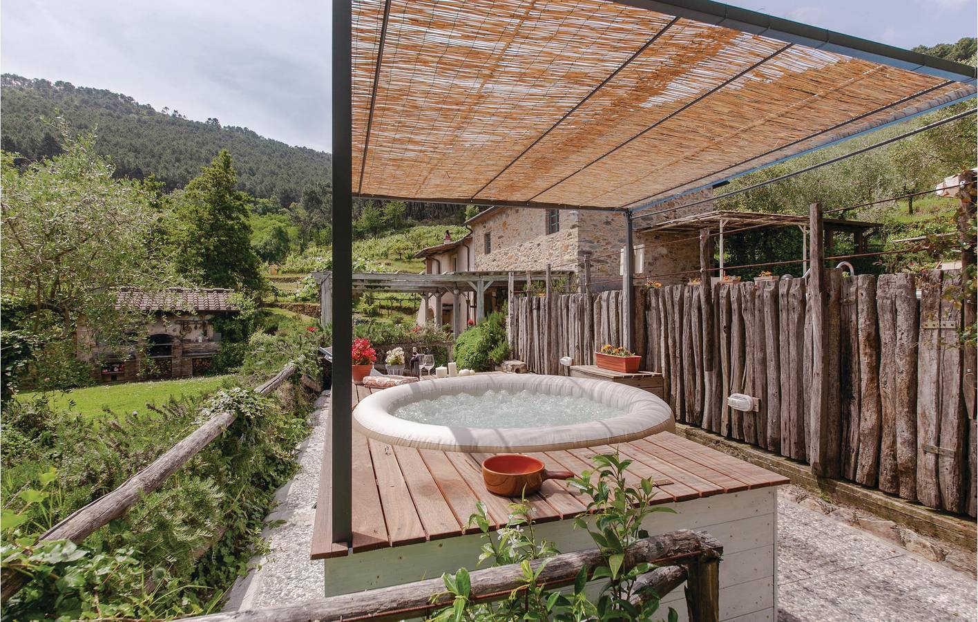 Appartement am Pool mit Küche und Parkplatz - 900m bis Buti in Buti, Pisa Provinz
