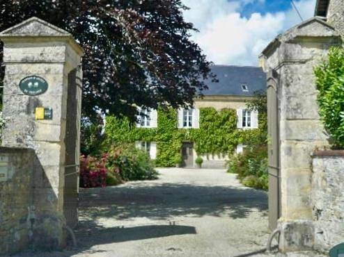 Cottage pour 2 personnes, avec piscine ainsi que jardin et vue à Longueville