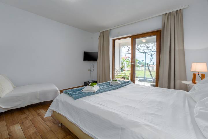 Appartement entier, Appartement de vacances pour 2 personnes avec terrasse in Poreč, Grad Poreč