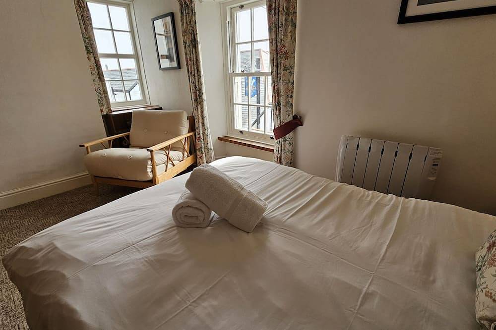 Hillside Cottage -  a cottage that sleeps 5 guests  in 2 bedrooms in Portscatho, Cornwall