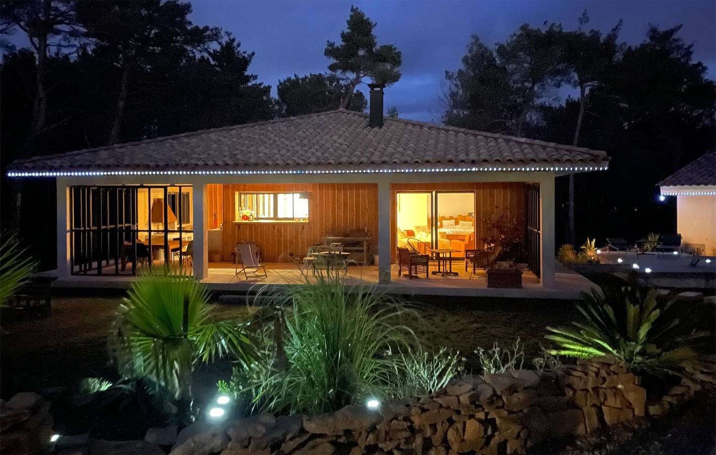 Appartement moderne de 2 chambres avec terrasse, à proximité des restaurants et du centre-ville in Plan-d'Aups-Sainte-Baume, Côte méditerranéenne (France)