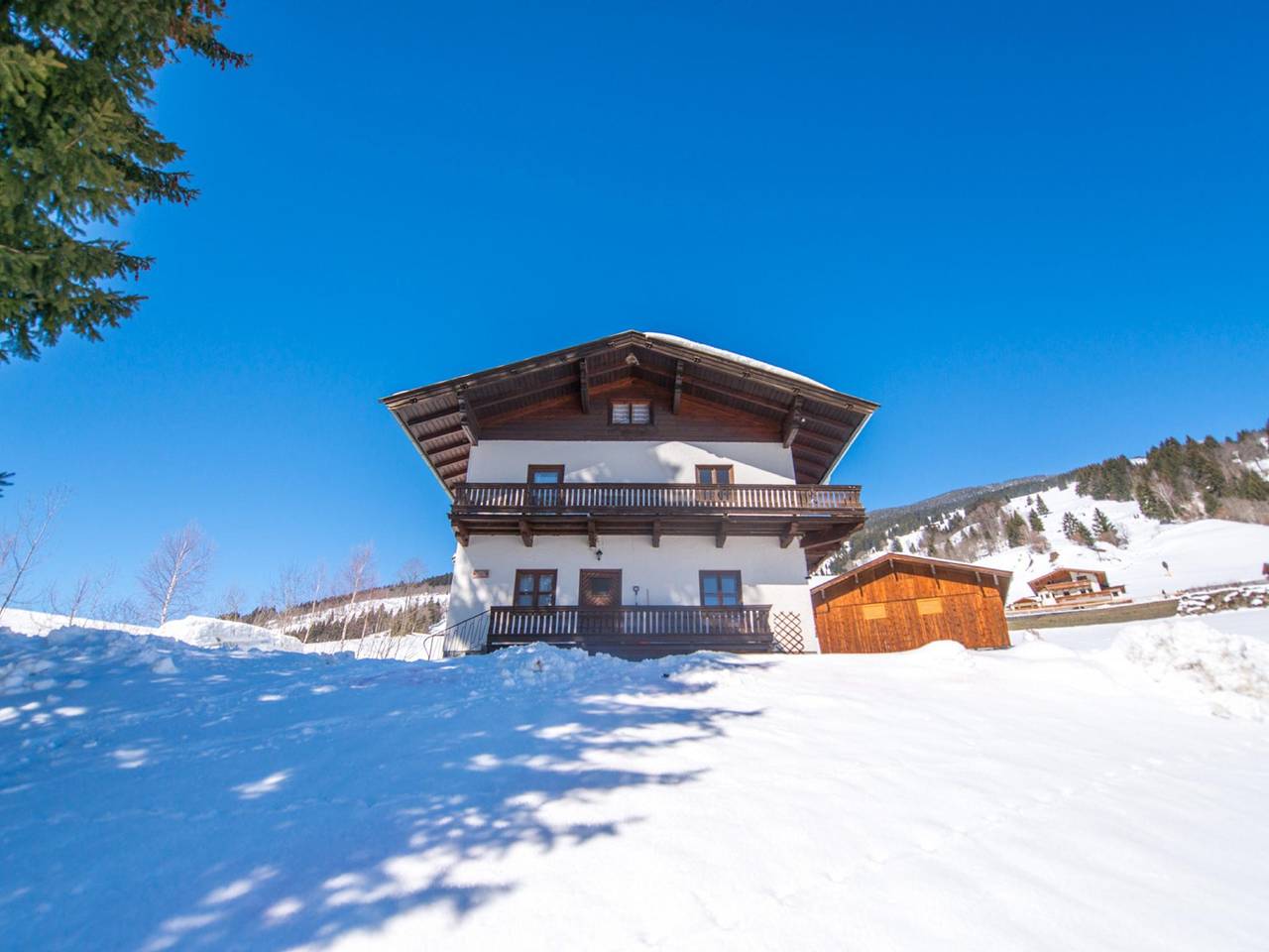 Cosy holiday home with a lovely terrace
in Saalbach, Saalbach-Hinterglemm