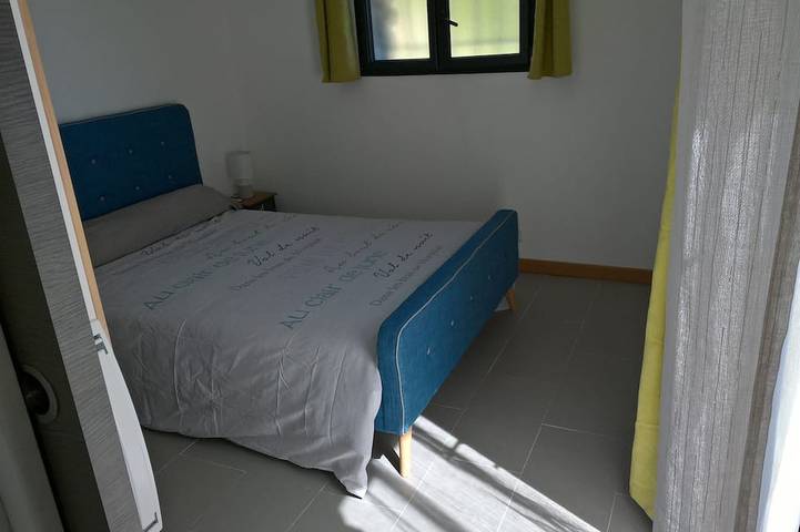 Location de vacances pour 4 personnes, avec terrasse ainsi que jardin et jacuzzi à Istres - 2