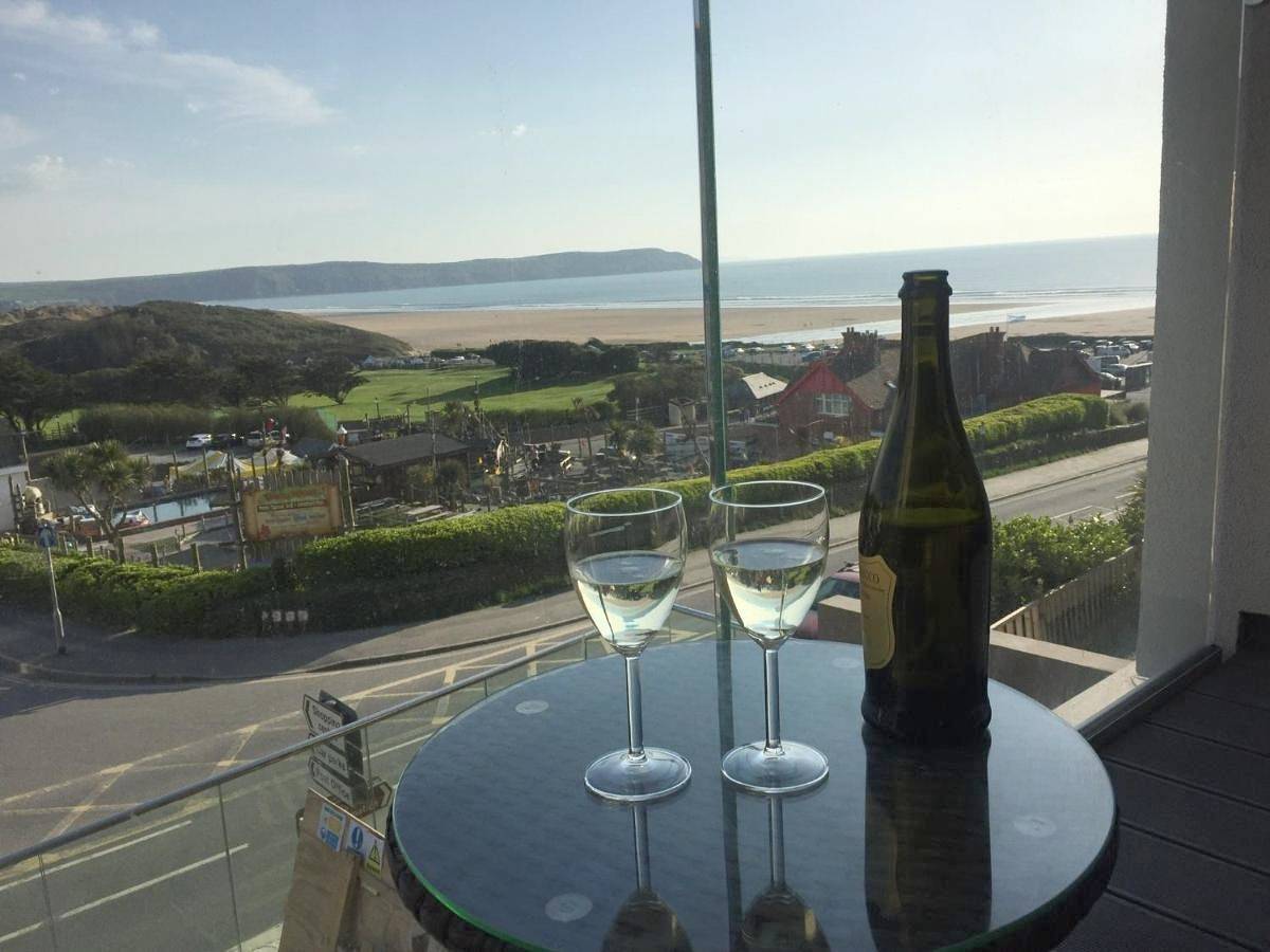 Entire apartment, Three-Bedroom Apartment in Woolacombe, Devon