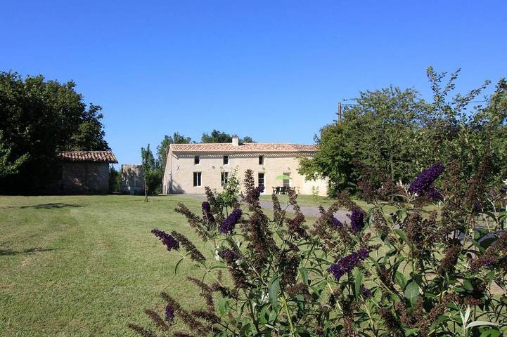 Location de vacances pour 6 personnes, avec Jardin à Vérac