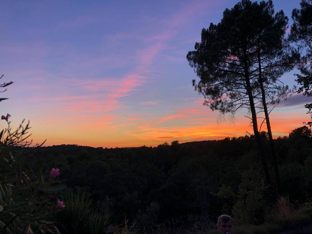 Double Room with Private Bathroom in Roussillon, Parc naturel régional du Luberon