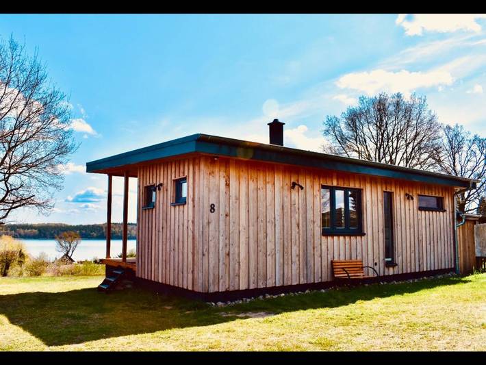 Ferienhaus für 2 Personen, mit Balkon und Terrasse sowie Garten und Seeblick