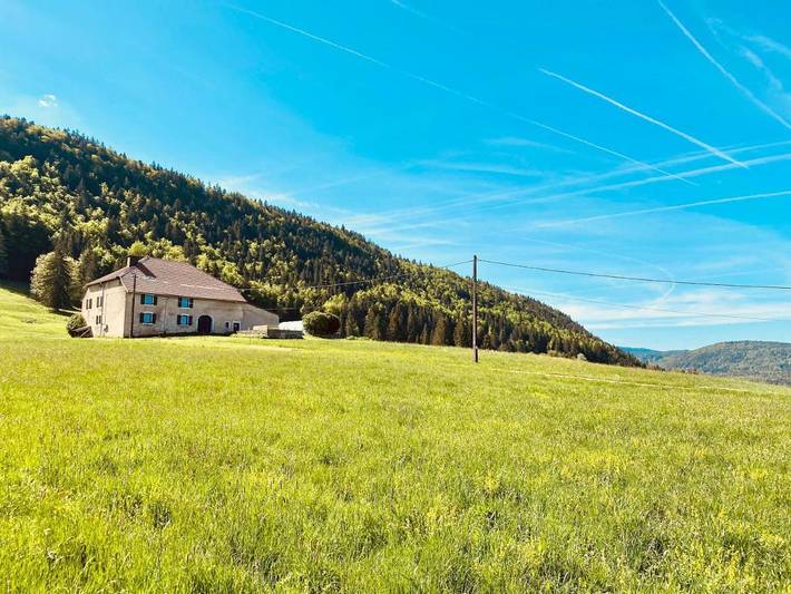 Gîte pour 11 personnes, avec jardin et vue, animaux acceptés à Morbier - 3