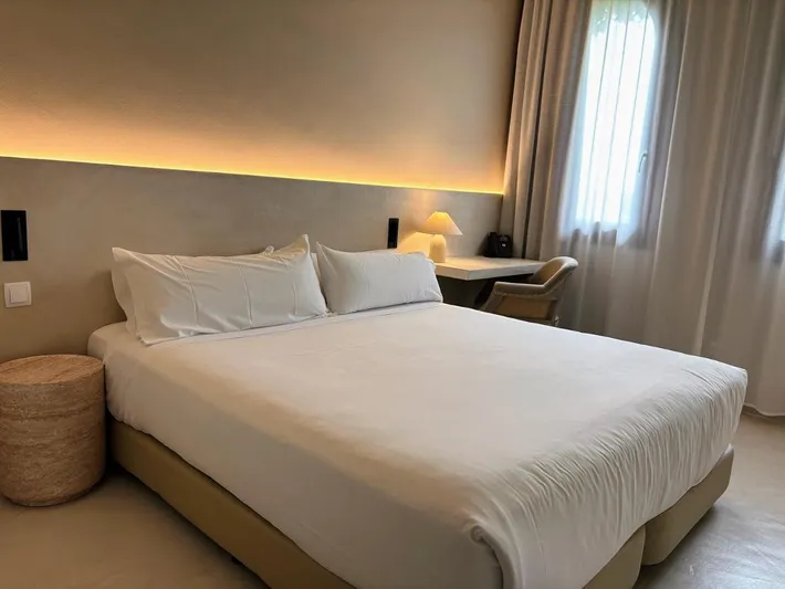 Hotel para 2 personas, con jardín y jacuzzi - 1