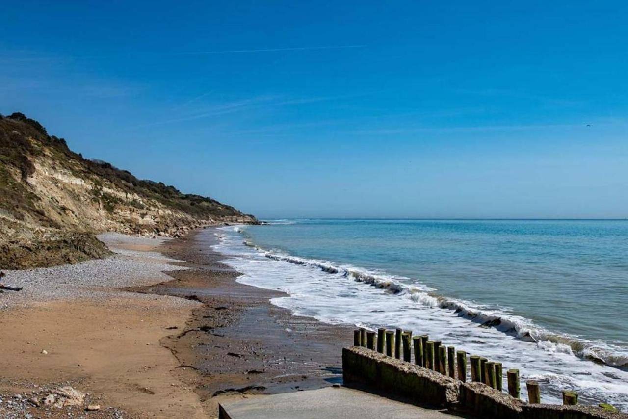 Value Chalet with Bunks 4 Berth in Bembridge, Isle of Wight