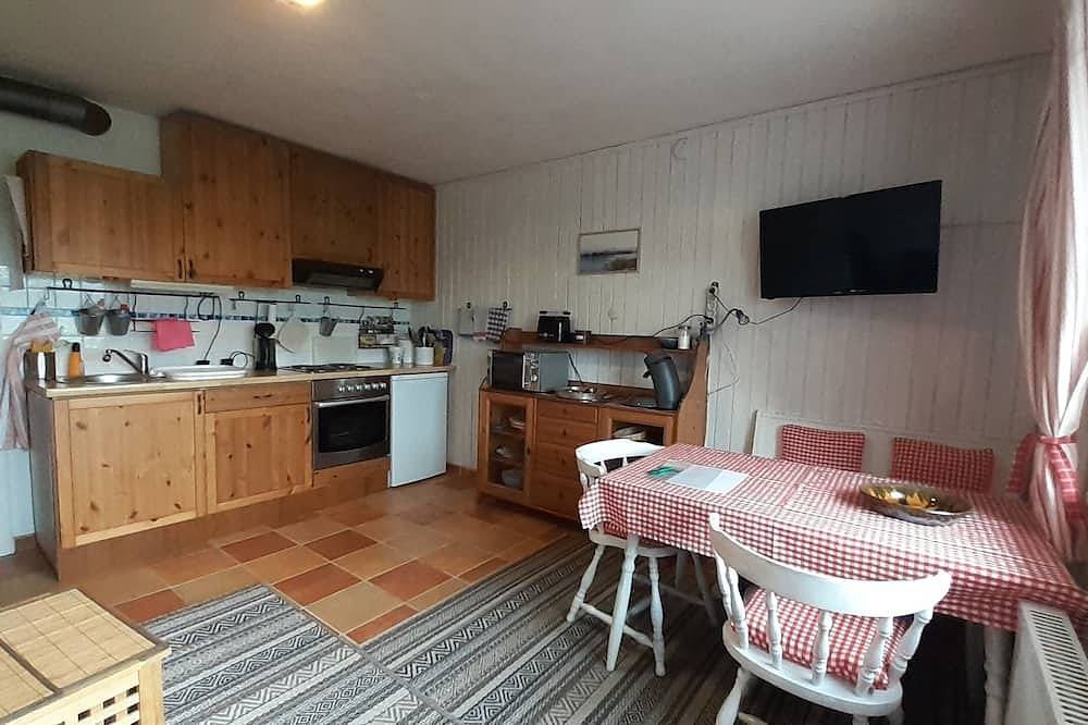 Entire apartment, Quiet apartment with stunning alpine panorama as on vacation in Nußdorf, Chiemsee