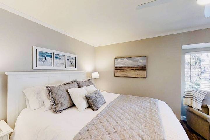 Bed and breakfast for 4 people, with pool in South Carolina