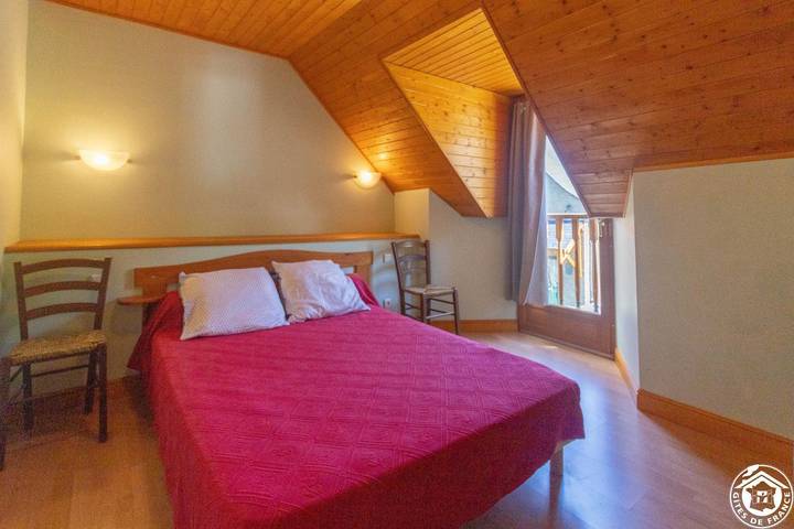 Gîte pour 6 personnes, avec jardin à Azet - 2