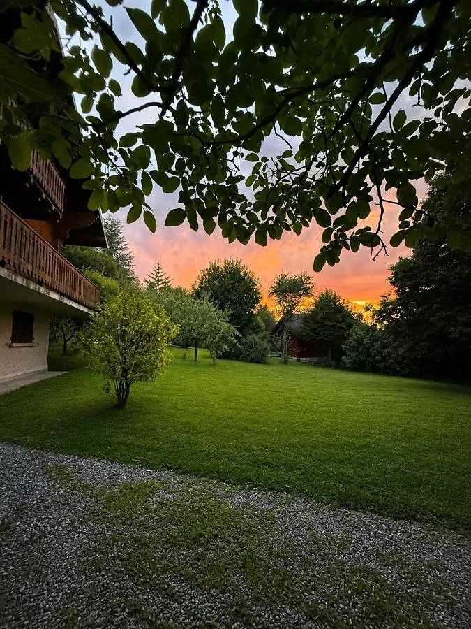Casa de huéspuedes para 2 personas, con jardín y vistas además de terraza y vistas al lago - 1