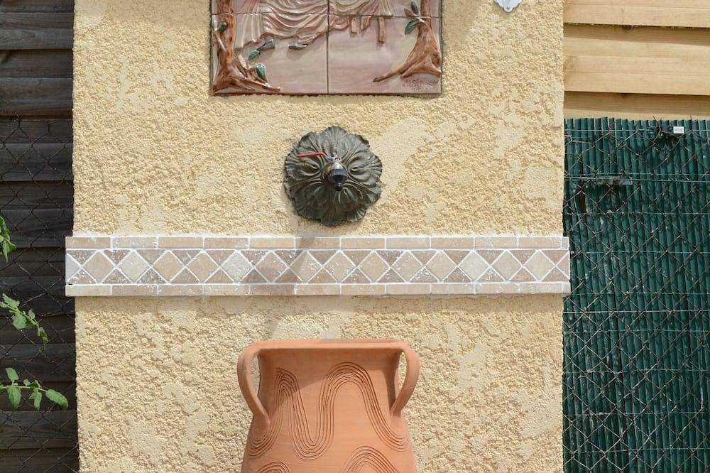 Entire apartment, Appartement terrasse. Special Offre Juillet-Août 20% réduction. in Carcassonne, Carcassonne region