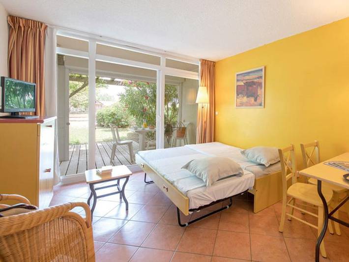 Camping pour 4 personnes, avec balcon et bassin pour enfant, animaux acceptés au Le Grau-du-Roi - 4