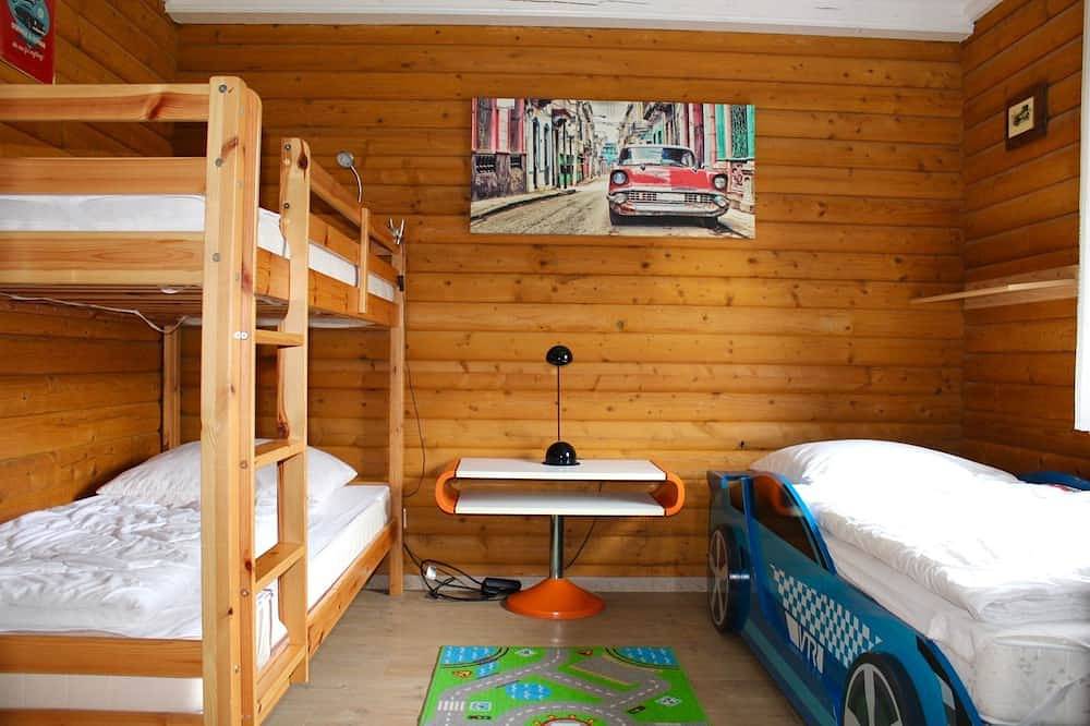 Ganze Wohnung, Hundefreundliche 75 m² Ferienwohnung mit Balkon und Bergblick – Platz für 5 Pers in Kummersdorf (Arrach), Arrach