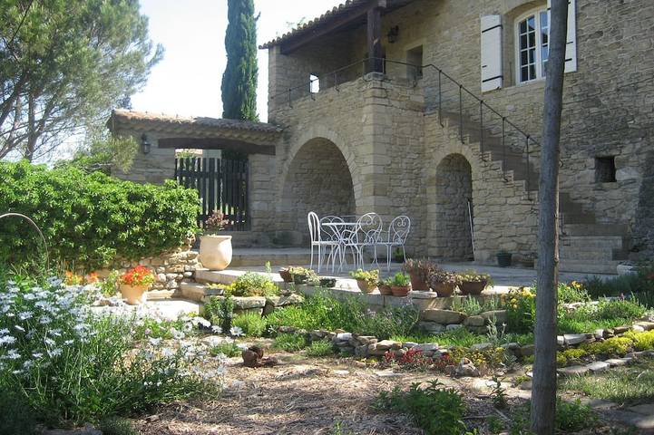 Gîte pour 4 personnes, avec Balcon et Jardin
